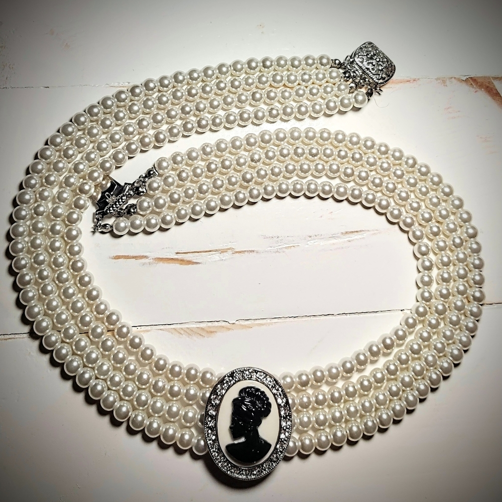 Faux Pearl Tribal Cameo